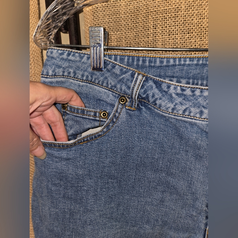 Women's Chadwicks Floral Embroidered 5 Pocket Jeans Size 16 - Picture 2 of 11